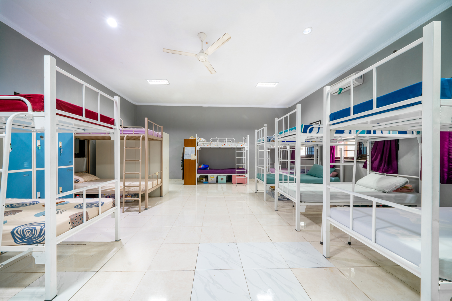 Kamar Asrama Ber-Ac